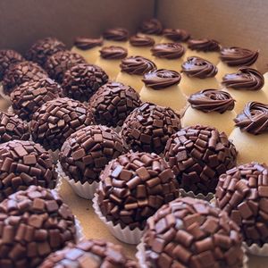 imagem do produto Brigadeiro Gourmet 50 unidades 