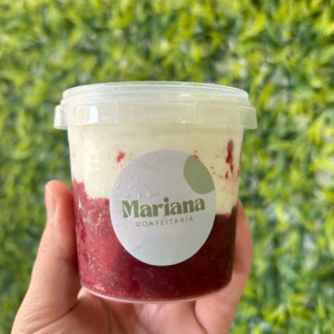 imagem do produto Sorvete artesanal de leite ninho com geleia artesanal de morango