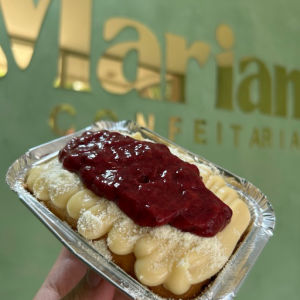 imagem do produto Bolo gelado - ninho com geleia de morango 