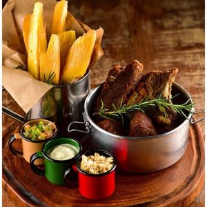 imagem do produto Costelinha de porco com mandioca 