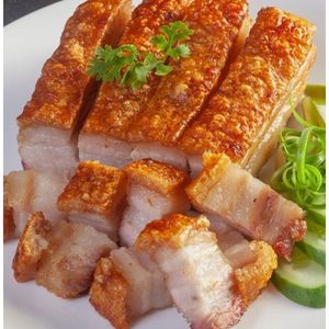 imagem do produto Torresmo crocante com molho verde  500 grama