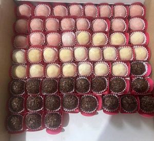 imagem do produto 60 brigadeiros Tradicionais de 15 gramas