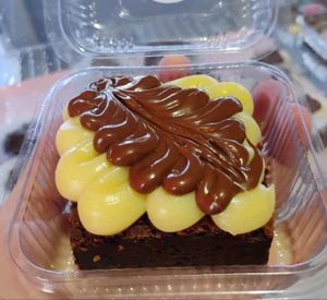 imagem do produto Fatia de brownie sabor Ninho com Nutella e Ninho com Brigadeiro