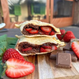 imagem do produto Pastel Chocolate Com Morango(P)