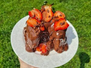 imagem do produto Mini Vulcão Chocolate com Morangos Frescos