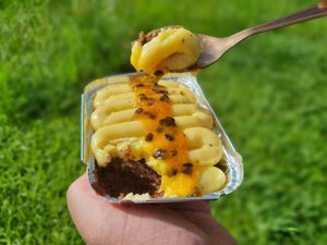 imagem do produto Marmitinha de Chocolate com Brigadeiro de Maracujá