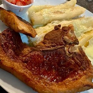 imagem do produto Bisteca de Porco com Macaxeira