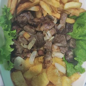 imagem do produto Porção média de carne de sol com batata e aimpim 