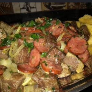 imagem do produto Porção de carne de sol com calabresa, batata frita ou aimpim 