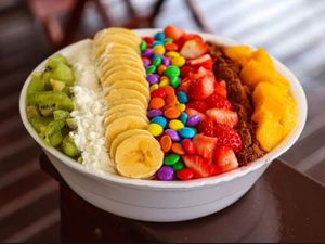 imagem do produto Açaí na marmita de 750ml com 5 acompanhamentos grátis.