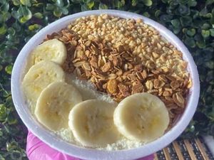 imagem do produto Açaí na marmita de 300ml com amendoim, leite condensado, banana e granola.
