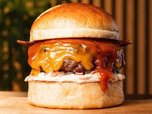 imagem do produto Mordida do Pecado com Fritas e Vitamina de Açaí ou Coca-Cola