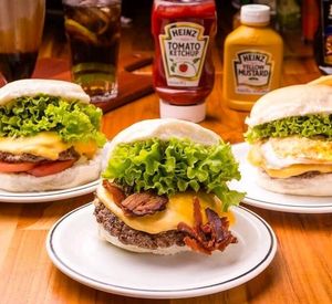 imagem do produto Combo Três X Barriga da Gula com Fritas e Coca-Cola