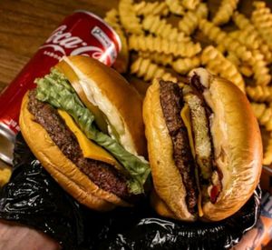 imagem do produto Duplo Pecado com Fritas e Coca-Cola