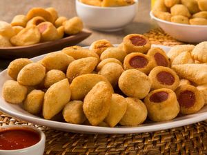 imagem do produto 100 Salgados e Refri 2 Litros de Brinde