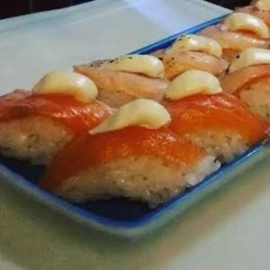 imagem do produto 5 niguiri de Salmão e creme cheese