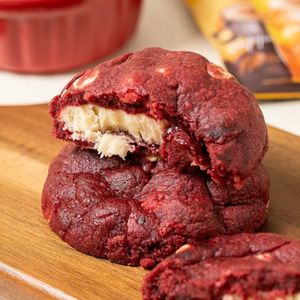 imagem do produto Cookie Red Velvet recheado com Cream Cheese Cremoso