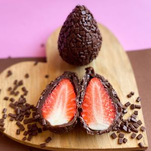 imagem do produto Coxinha de Brigadeiro com Morango