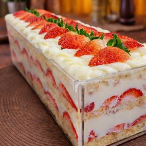imagem do produto Fatia de Torta – Ninho com Morango🍓