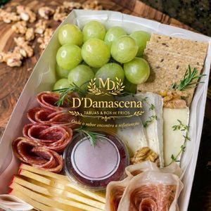 imagem do produto Box de Frios Tamanho P 🧀✨