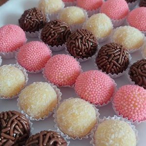 imagem do produto 50 doces tracionais de festa 