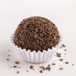 imagem do produto Brigadeiro da Casa com Raspas de Chocolate Meio Amargo