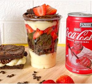 imagem do produto Copo Brownie + Sanduba Brownie: Ganha uma coca cola grátis