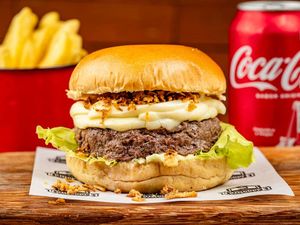 imagem do produto Crispy Burguer + Porção de fritas e Bebida