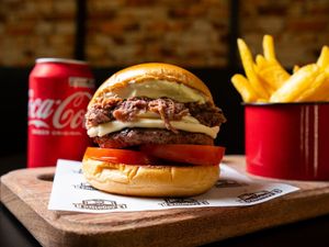 imagem do produto Costela Burguer + Porção Fritas + Bebida