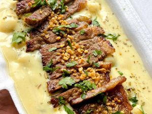 imagem do produto Nhoque ao molho branco com contra filé.