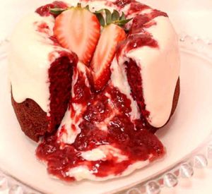 imagem do produto Bolo caseirinho red velvet com creme Ninho