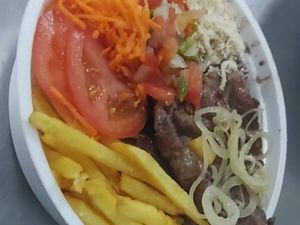 imagem do produto Marmita de Iscas de Carne Aceboladas