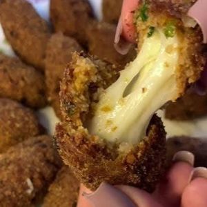 imagem do produto Kibe Recheado com Mussarela 