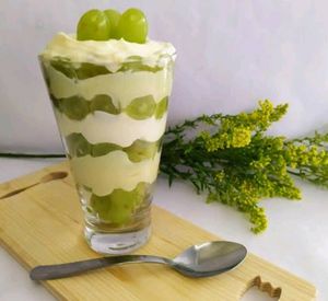 imagem do produto Uvas verdes com creme de Ninho