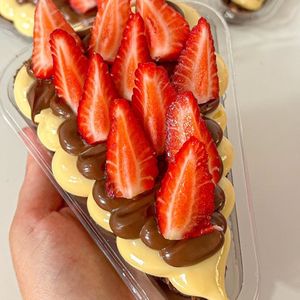imagem do produto Fatia de Ninho com Nutella e morangos