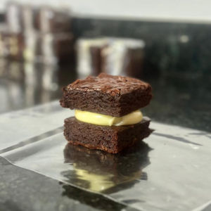 imagem do produto Brownie recheado com Brigadeiro Branco