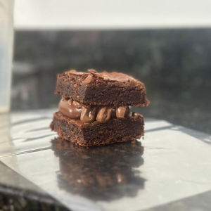imagem do produto Brownie recheado com brigadeiro de cacau 50% e Nutella
