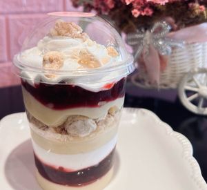 imagem do produto Frutas vermelhas com suspiro