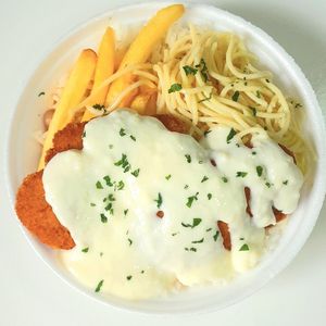 imagem do produto FILE DE FRANGO AO MOLHO DE REQUEIJÃO