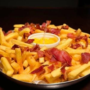 imagem do produto Batata com cheddar e bacon M