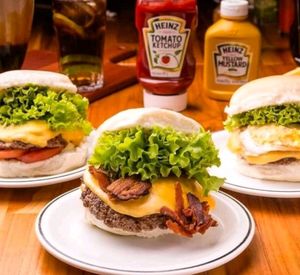 imagem do produto Três X Barriga com Fritas e Refrigerante