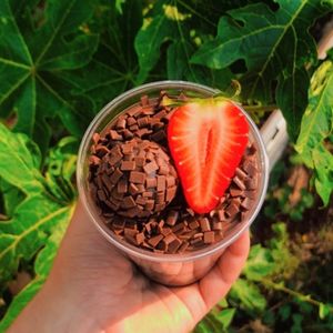 imagem do produto Bolo, brigadeiro e morango 