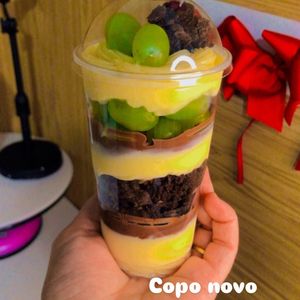 imagem do produto Copo Brownie e uva 
