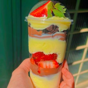 imagem do produto Copo Brownie, ninho, Nutella e morango