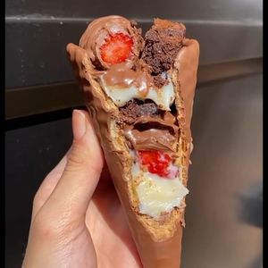 imagem do produto Cone bombom de morango 