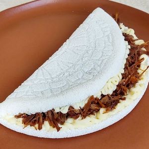 imagem do produto Beijú de Carne Moída Com Queijo 