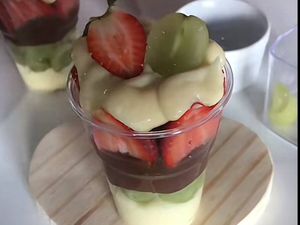 imagem do produto Copo uva com morango