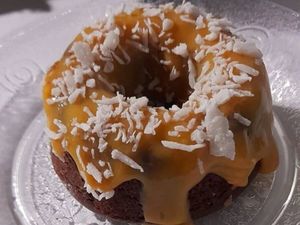 imagem do produto Bolo vulcão doce de leite com coco ralado