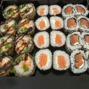 imagem do produto Combo 24 peças com Hot roll 