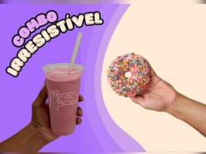 imagem do produto Combo irresistível: Donut e milkshake de Morango.